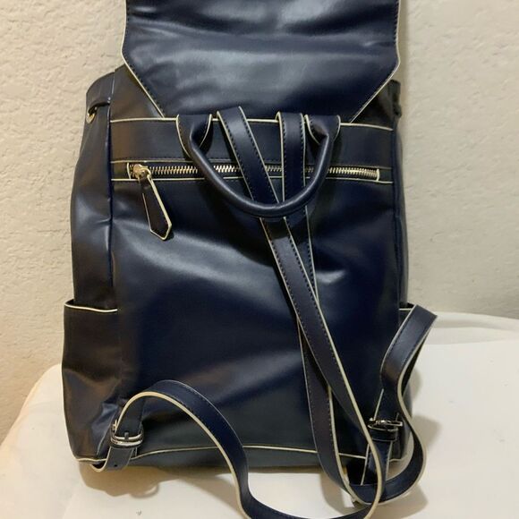 VERA BRADLEY Drawstring Backpack In Navy Blue Faux Leather Vegan - Picture 4 of 12